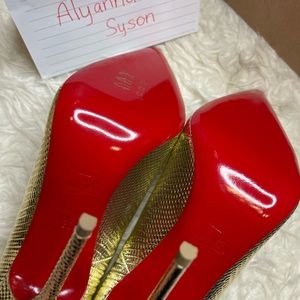 Christian Louboutin So Kate Metallic Pointed Toe Pump Sz 8